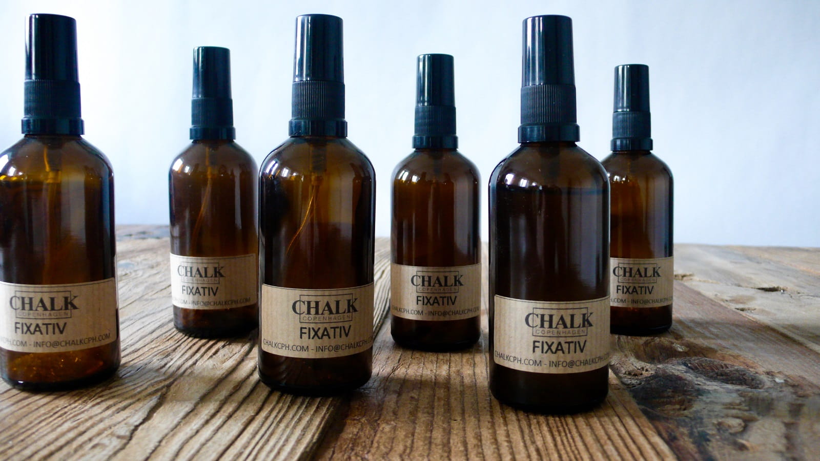 Bæredygtigt fixativ i genanvendelig glasflaske fra Chalk Copenhagen
